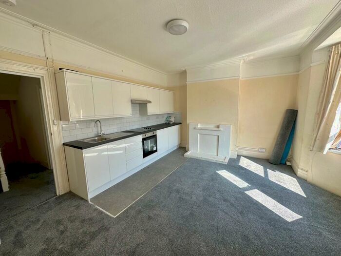 6 Bedroom Terraced House To Rent In Queens Park Road, BN2