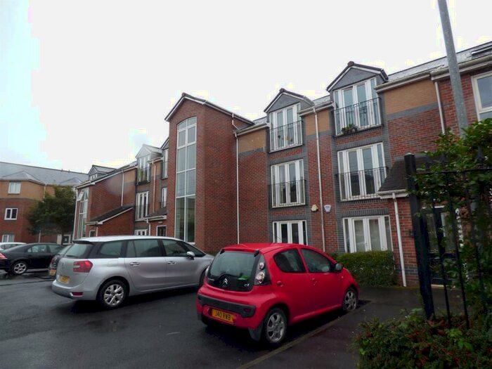 2 Bedroom Flat To Rent In Ainsworth Court, Stanley Road, Worsley, M28