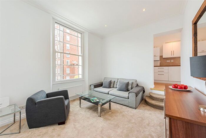 2 Bedroom Flat To Rent In Gloucester Street, London, Uk, SW1V