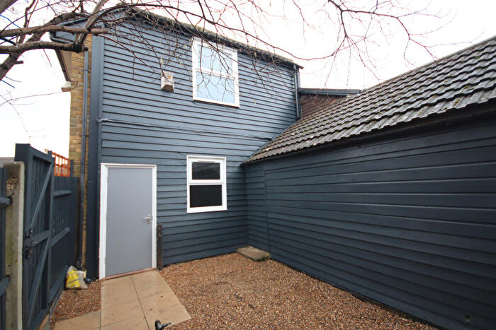 2 Bedroom Flat To Rent In High Street, Sheerness, ME12