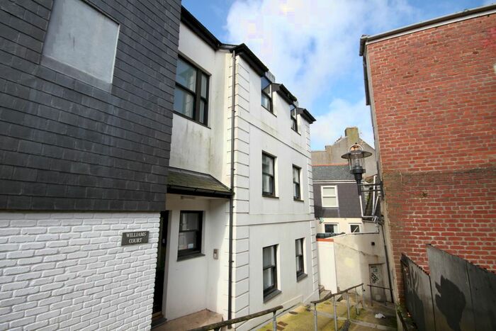 2 Bedroom Flat To Rent In Smithick Hill, Falmouth TR11