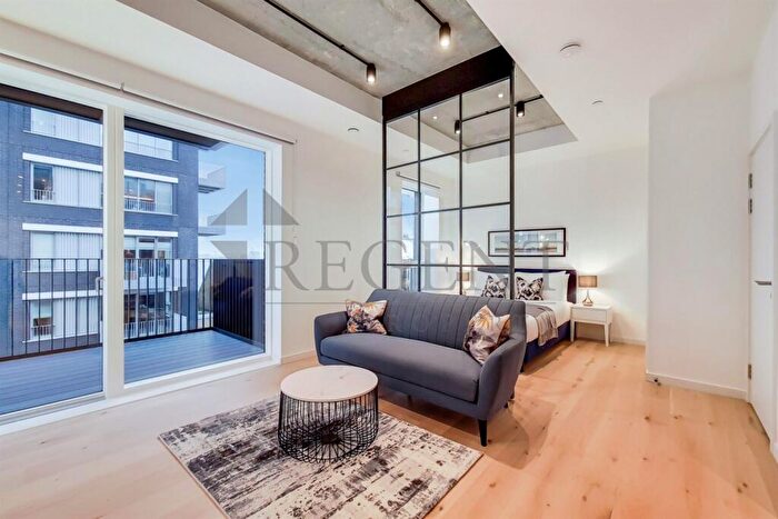 Apartment To Rent In Dulke House, Goodluck Hope Walk, E14