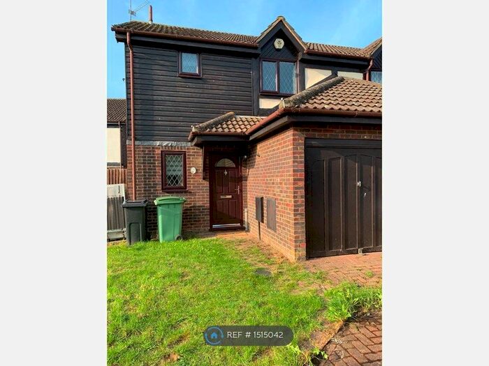 3 Bedroom Semi-Detached House To Rent In Gleneagles Drive, Maidstone, ME15
