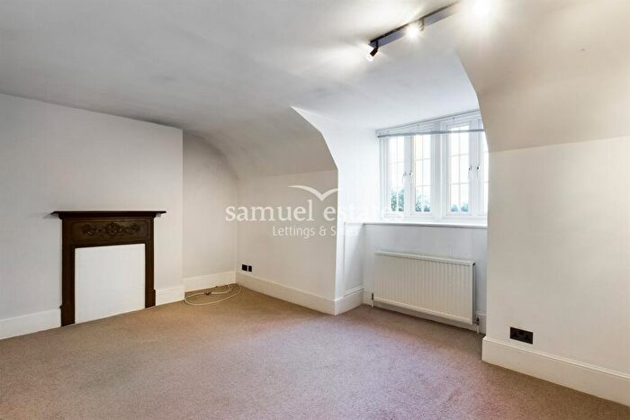 1 Bedroom Flat To Rent In Grove Park, Denmark Hill, SE5