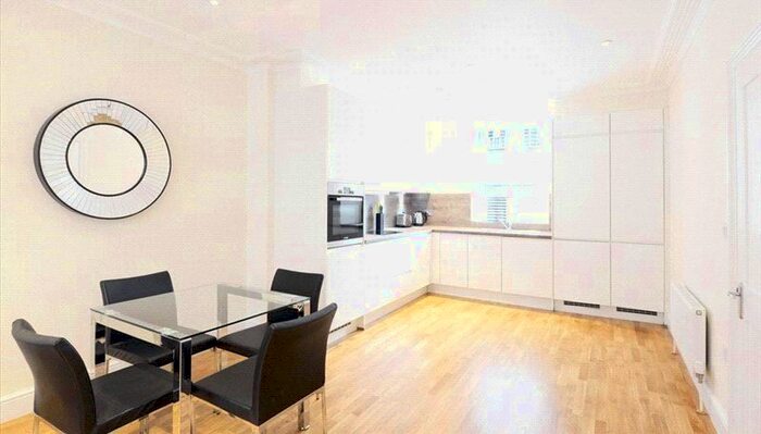 3 Bedroom Maisonette To Rent In Hamlet Gardens, Hammersmith, London, W6