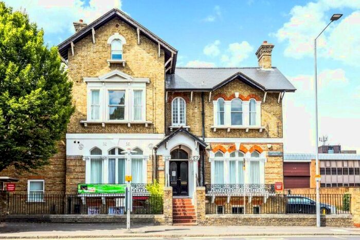 Studio To Rent In London Road, Kingston Upon Thames, KT2