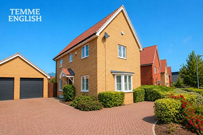 3 Bedroom Detached House For Sale In Gardiners Close, Basildon, SS14