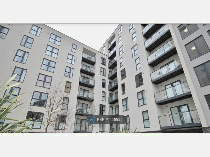2 Bedroom Flat To Rent In Nankeville Court, Woking GU22