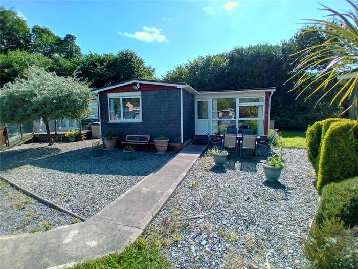 3 Bedroom Bungalow For Sale In Caeathro, Caernarfon, Gwynedd, LL55