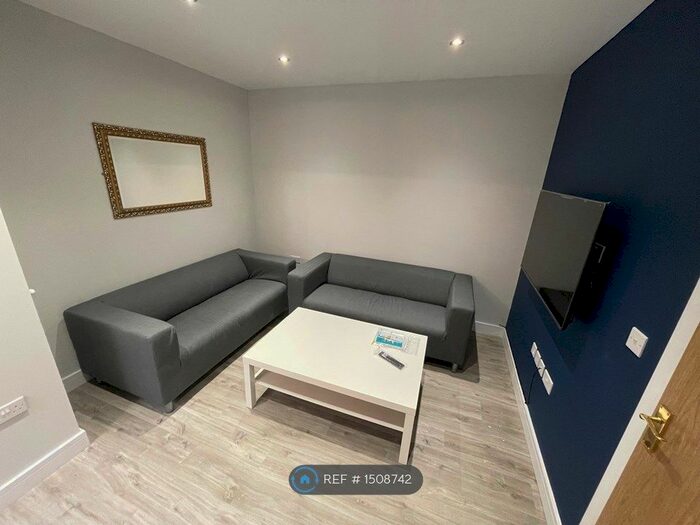 6 Bedroom Terraced House To Rent In De Beauvoir Road, Reading, RG1