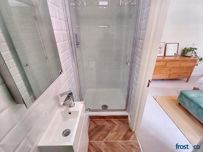 2 Bedroom Apartment To Rent In Alton Road, Lower Parkstone, BH14