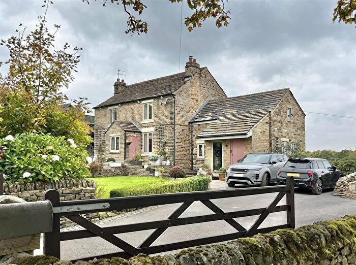 4 Bedroom Detached House For Sale In Sandy Lane, Chisworth, Glossop, SK13