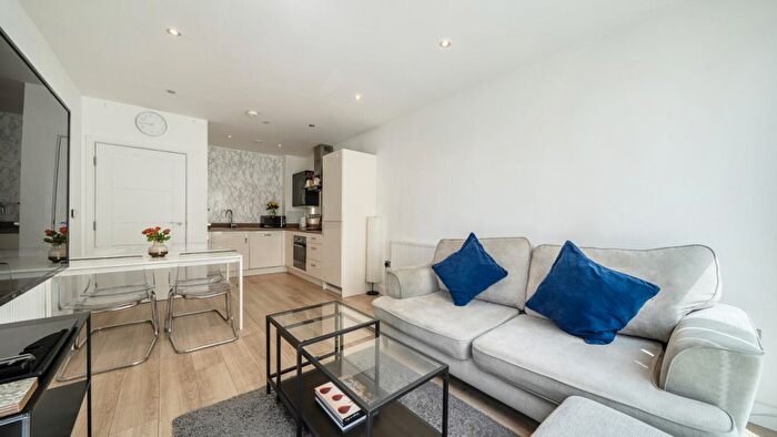 1 Bedroom Flat For Sale In Sutton, Sutton, SM1