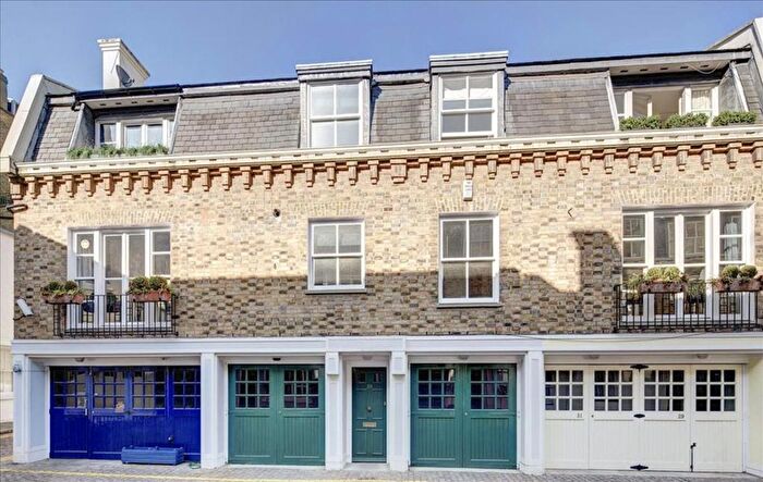 2 Bedroom Flat To Rent In Redcliffe Mews, London, SW10