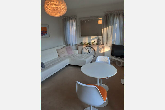 2 Bedroom Flat To Rent In Marlborough Road, Bournemouth, BH4