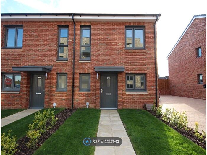 2 Bedroom Semi-Detached House To Rent In Luctons Close, Loughton, IG10