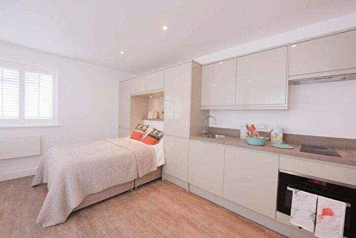 1 Bedroom Apartment To Rent In Canute Road, Ocean Village, SO14