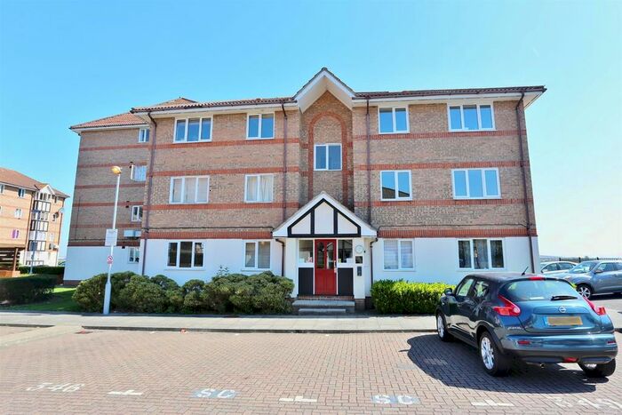 1 Bedroom Flat To Rent In Chandlers Drive, Erith, DA8