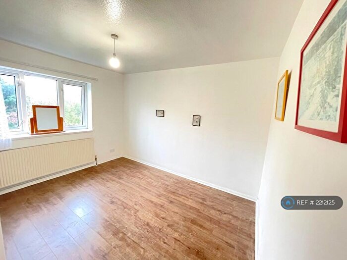 4 Bedroom Semi-Detached House To Rent In Windermere Road, Middleton, Manchester, M24