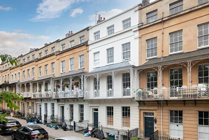 2 Bedroom Flat For Sale In Caledonia Place, Bristol, BS8