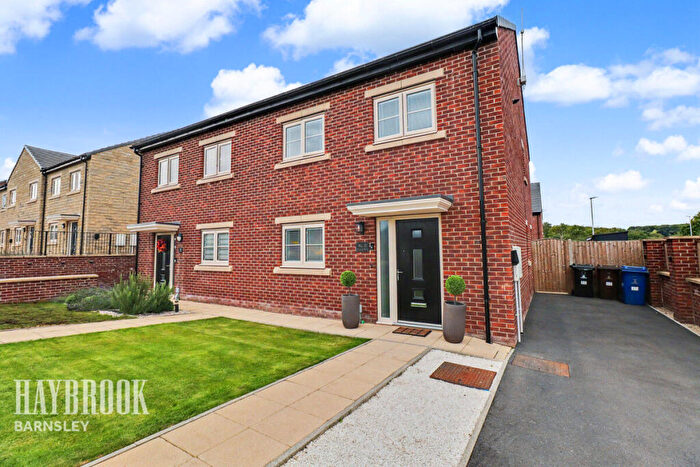 3 Bedroom Semi Detached House For Sale In Paddock View, Monk Bretton, S71