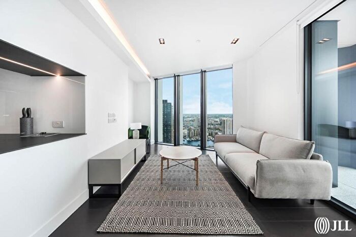 2 Bedroom Flat To Rent In Amory Tower, Marsh Wall, E14