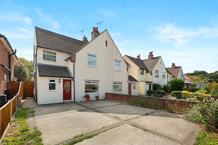 4 Bedroom Semi-Detached House For Sale In Dugard Avenue, Colchester, CO3