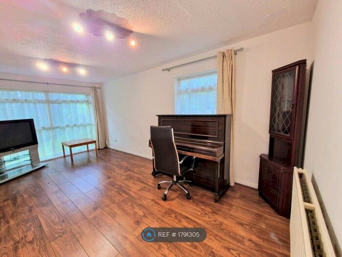 2 Bedroom Flat To Rent In Penda Court B, Handsworth, Birmingham, B20