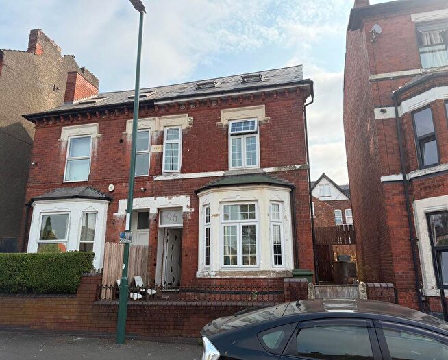 6 Bedroom Semi-Detached House For Sale In Noel Street, Nottingham, NG7