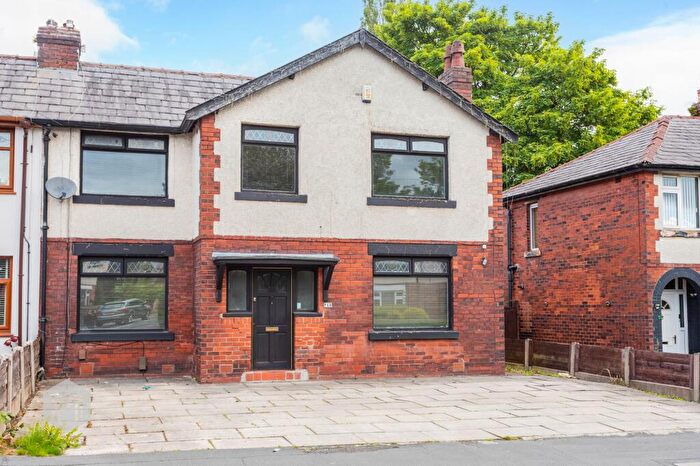 3 Bedroom Semi-Detached House For Sale In Lavender Road, Farnworth, BL4