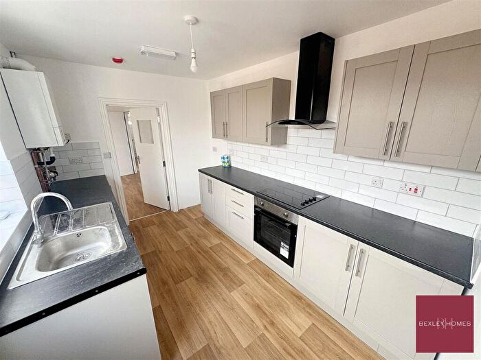 5 Bedroom Terraced House To Rent In Salisbury Road, Chatham, ME4