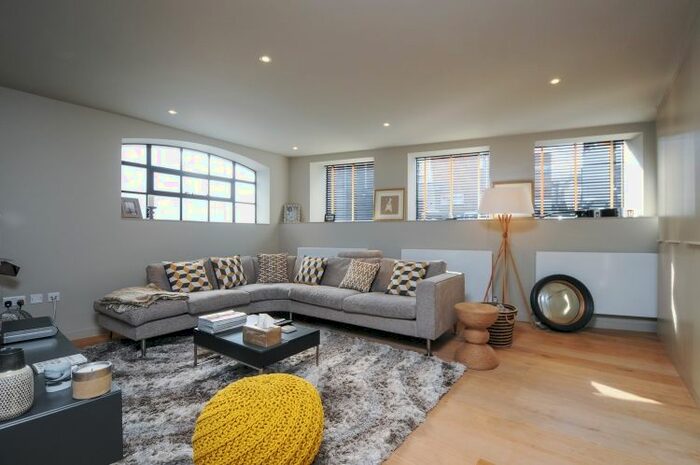 2 Bedroom Flat To Rent In Effie Road, London, SW6