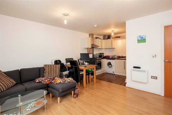 1 Bedroom Flat To Rent In Chimney Steps, St. Philips, Bristol, BS2