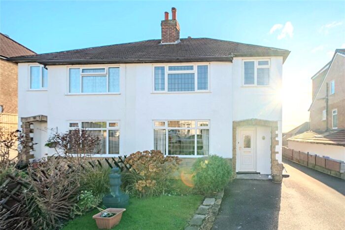 3 Bedroom Semi Detached House For Sale In West Lea Gardens, Leeds, West Yorkshire, LS17