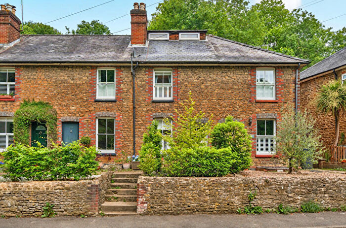 3 Bedroom Terraced House For Sale In Brighton Road, Godalming, Surrey, GU7