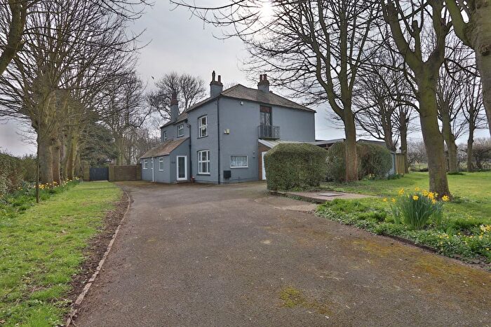 4 Bedroom Detached House For Sale In Hull Road, Withernsea, HU19