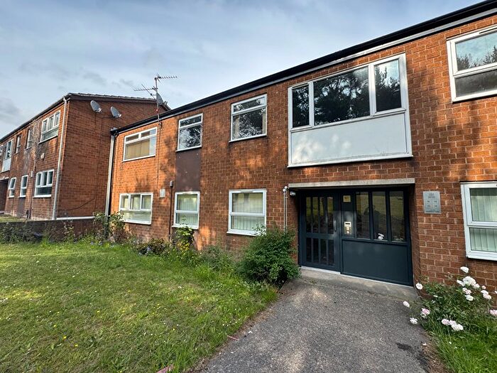 2 Bedroom Flat To Rent In Kedleston Walk, Mansfield, Nottinghamshire, NG18