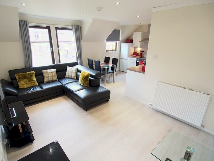 2 Bedroom Flat To Rent In Flat Kingswells Avenue, Kingswells, AB15