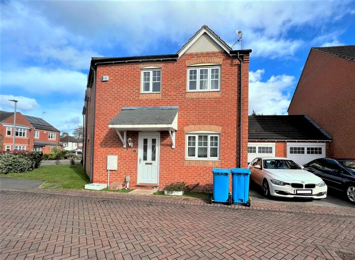 3 Bedroom Semi-Detached House To Rent In Owston Park, Hull, HU6
