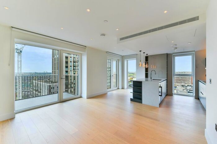 2 Bedroom Flat To Rent In Parkside Apartments, White City Living, London, W12