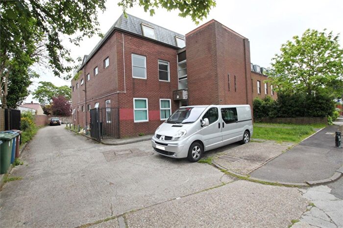 Studio To Rent In St Floor, Harrow, Jetta House, - Westfield Lane, HA3