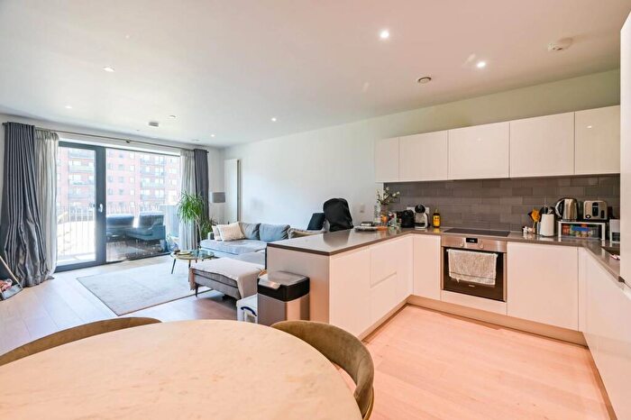 2 Bedroom Flat For Sale In Banyan Court, , Docklands, London, E16