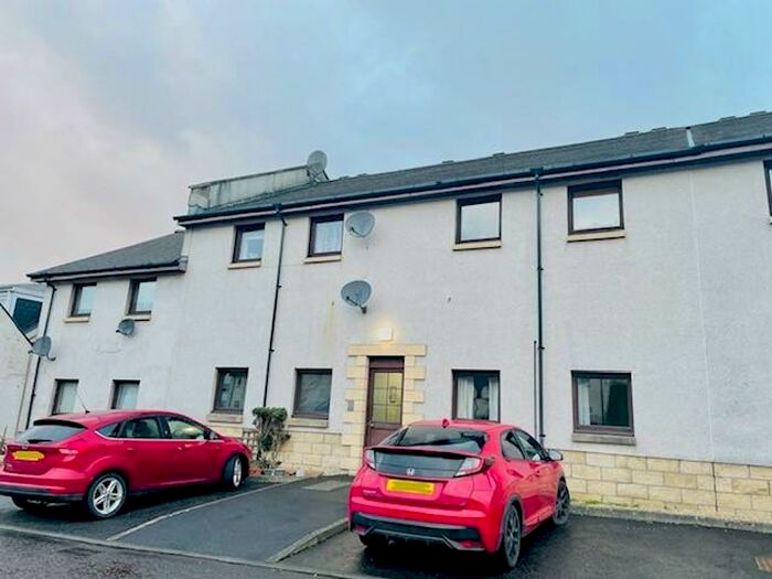 2 Bedroom Flat To Rent In Smithy Court, Inverkip, PA16