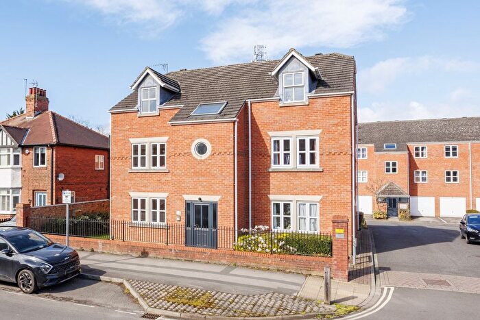 2 Bedroom Flat For Sale In Heworth Mews, York, North Yorkshire, YO31