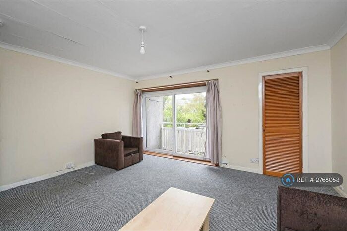 2 Bedroom Flat To Rent In Oxgangs Green, Edinburgh, EH13