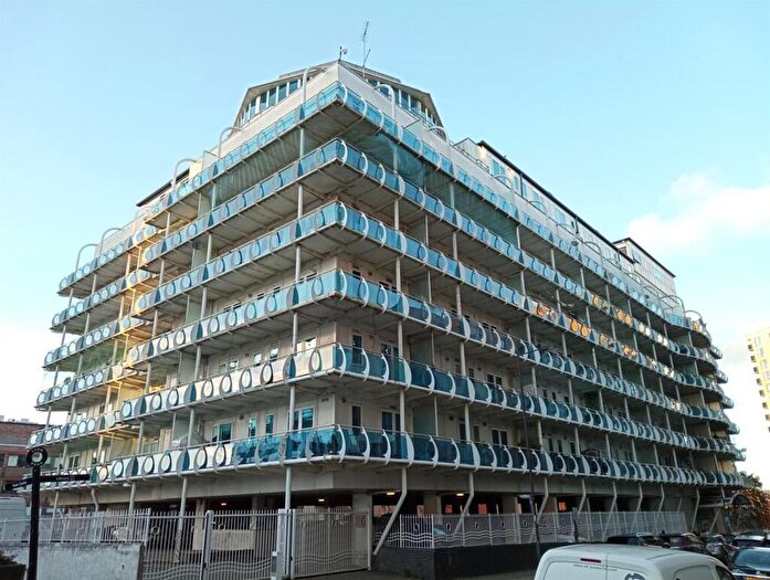 2 Bedroom Flat To Rent In Platinum House, Lyon Road, Harrow, HA1