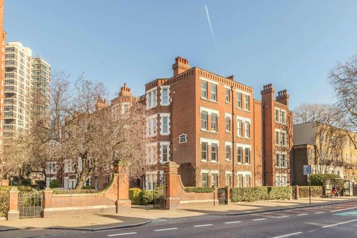 3 Bedroom Flat To Rent In Camberwell New Road, Camberwell, SE5