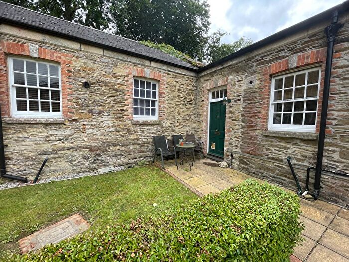 1 Bedroom Property To Rent In Yew Tree Court, Truro, TR1