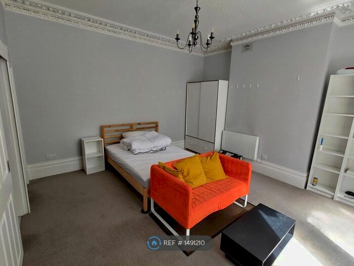 Studio To Rent In East Dulwich Road, London, SE22