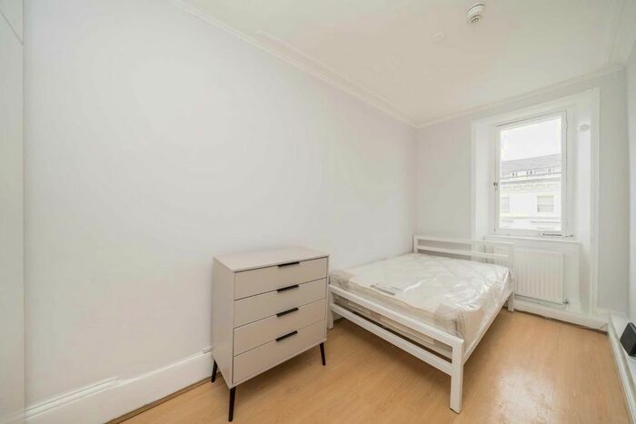 Studio To Rent In St. Georges Drive, London, SW1V